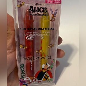 WET N WILD DISNEY ALICE IN WONDERLAND HER ROYAL CRAZINESS 2 PIECE MULTISTICK SET